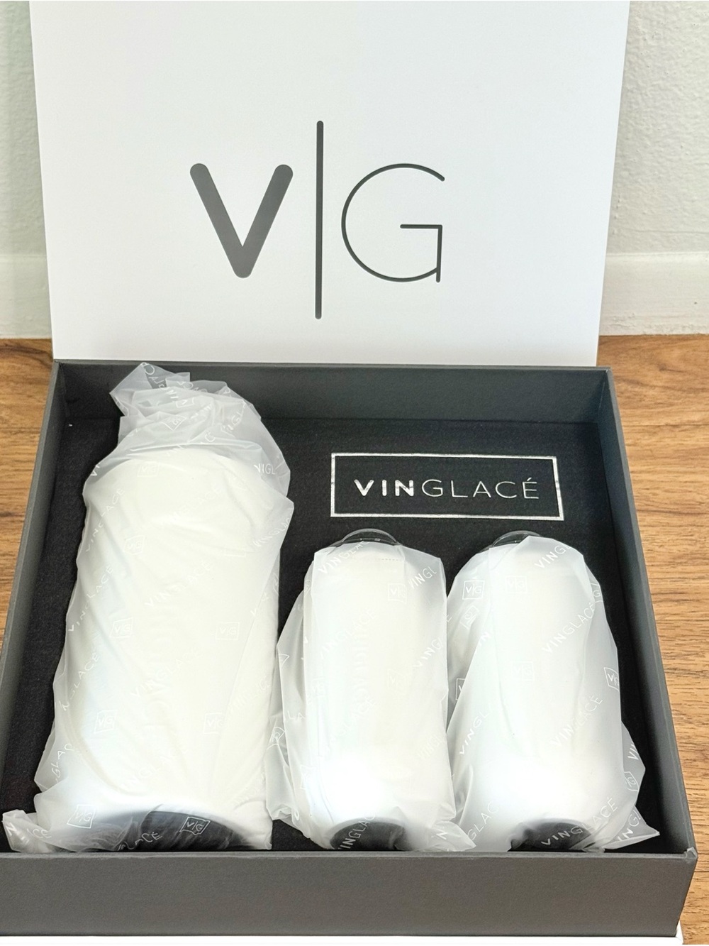 NEW Vinglacé Wine & Champagne Chiller Gift Set White with 2 Champagne Flutes - Picture 4 of 7